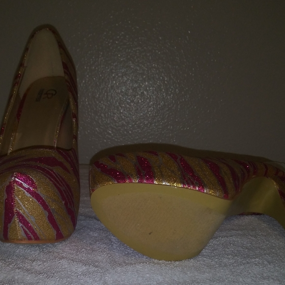 Brand new heels - Picture 4 of 4